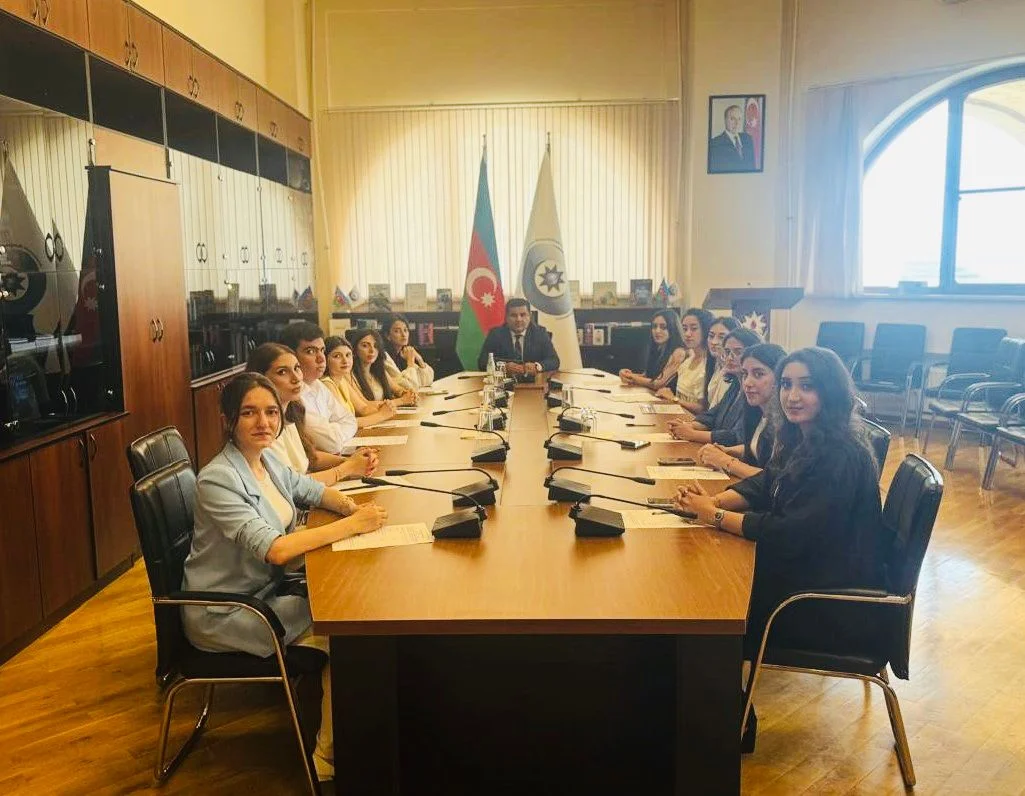 Ombudsman Aparatında könüllü fəaliyyətini başa vuran bir qrup gəncin mükafatlandırılması mərasimi keçirilib