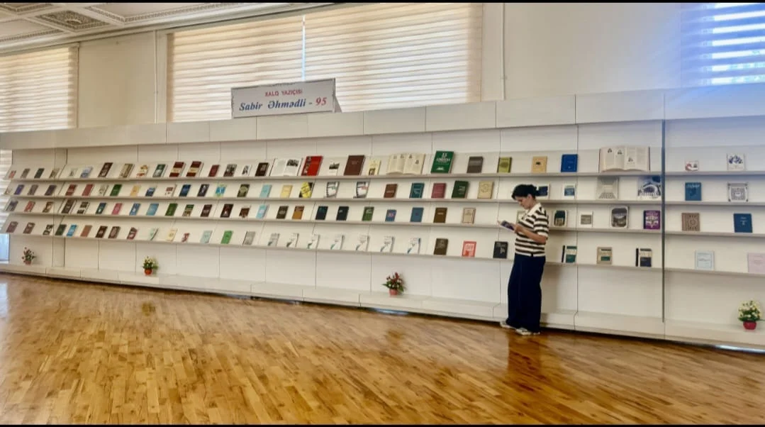 Milli Kitabxanada “Xalq yazıçısı Sabir Əhmədli - 95” adlı kitab sərgisi açılıb