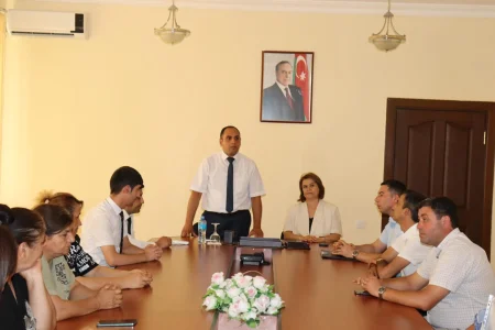 Samux rayonunda “İnformasiya əldə etmək hüququnun təmin edilməsi” mövzusunda hüquqi maarifləndirici tədbir keçirilib