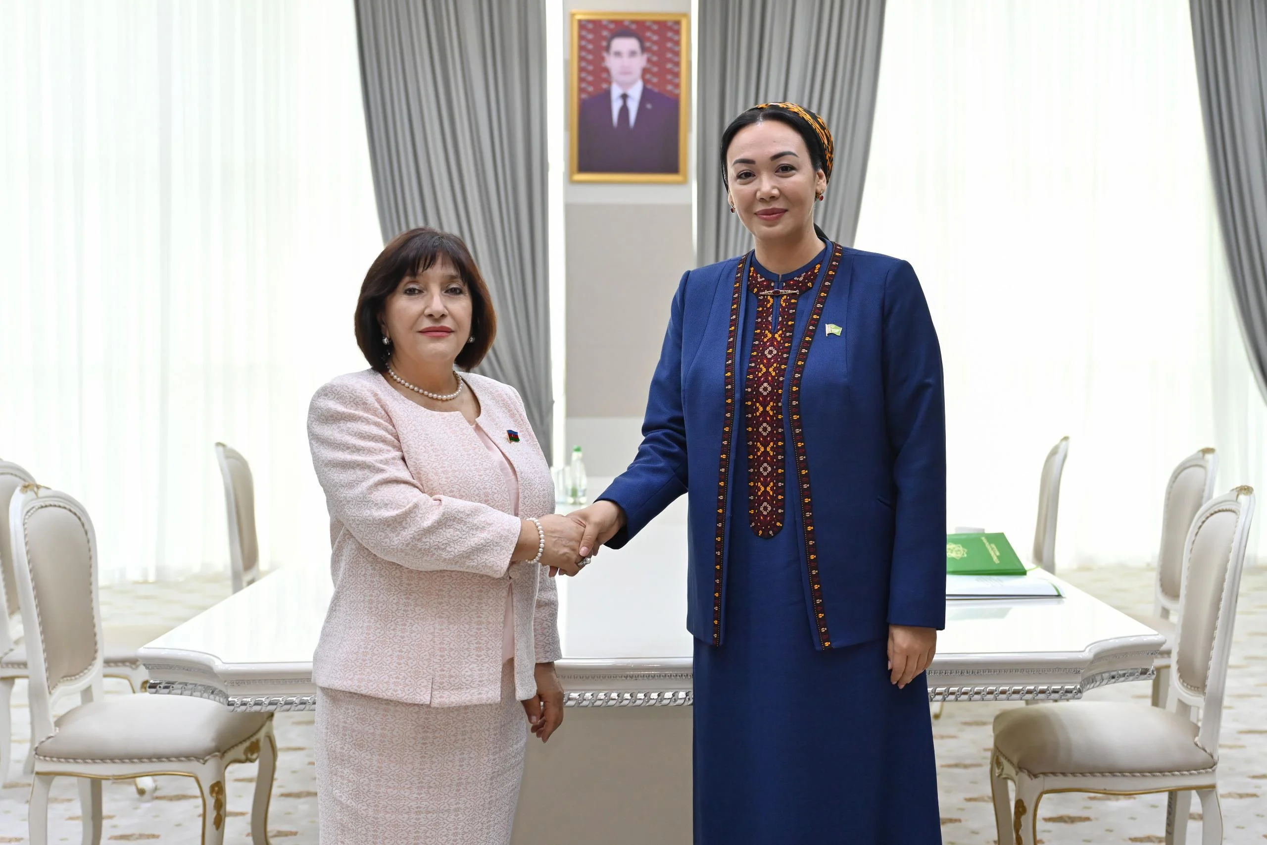 Milli Məclisin sədri Sahibə Qafarova Türkmənistan Məclisinin sədri ilə görüşüb
