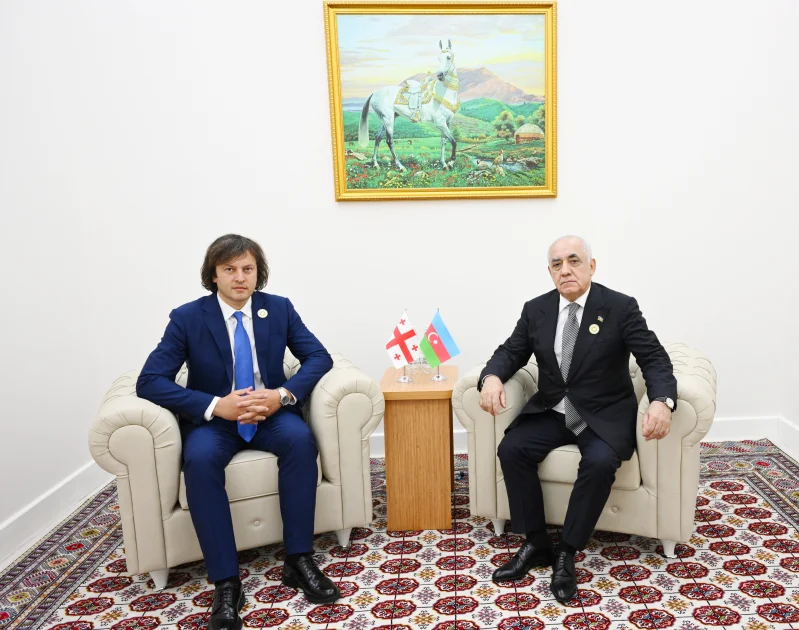 Baş nazir Əli Əsədov Türkmənbaşıda Gürcüstanın Baş nazirİ İrakli Kobaxidze ilə görüşüb