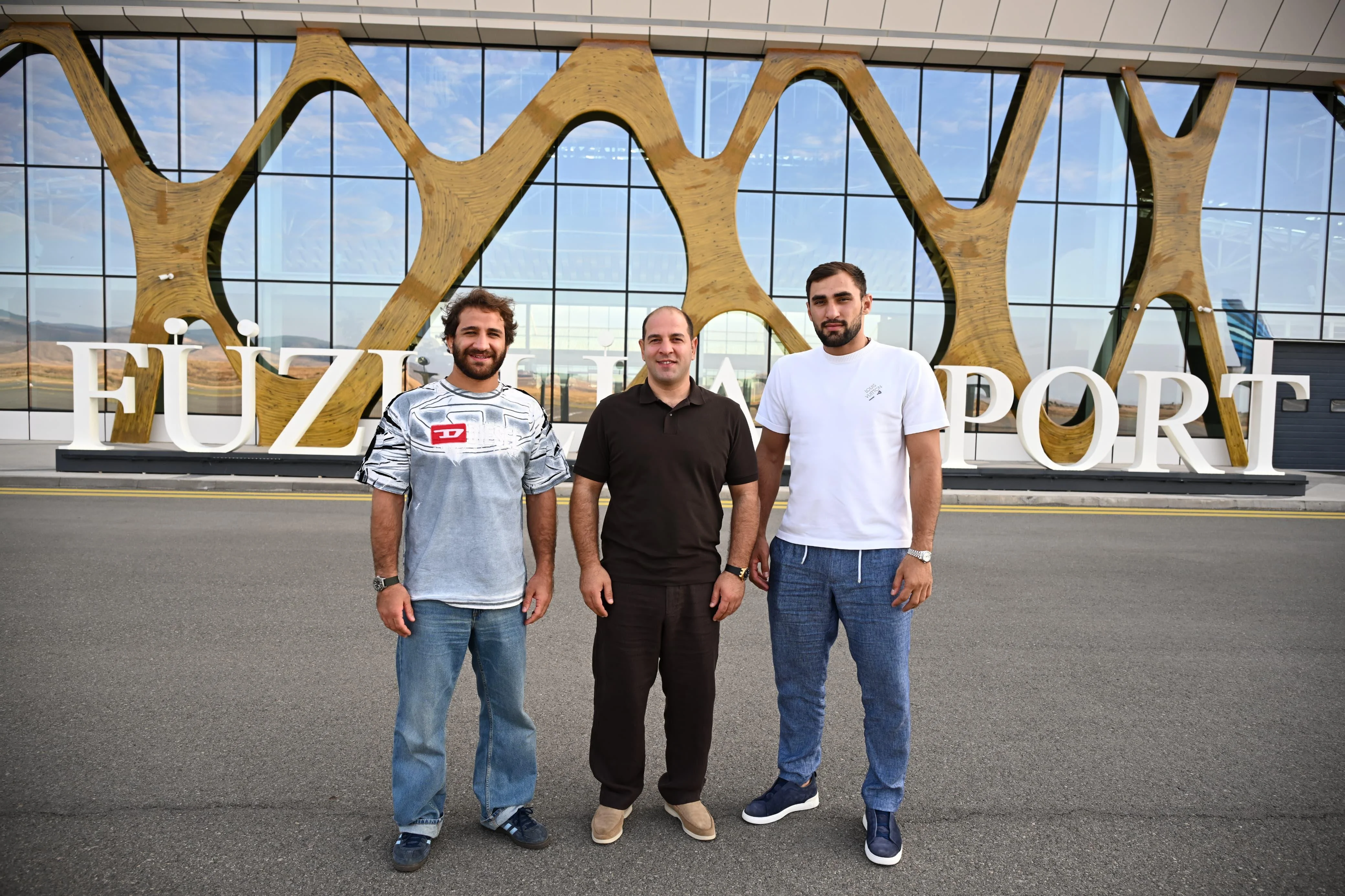 Olimpiya çempionlarının azad edilmiş torpaqlara səfərləri gənclərə ruh yüksəkliyi bəxş edir