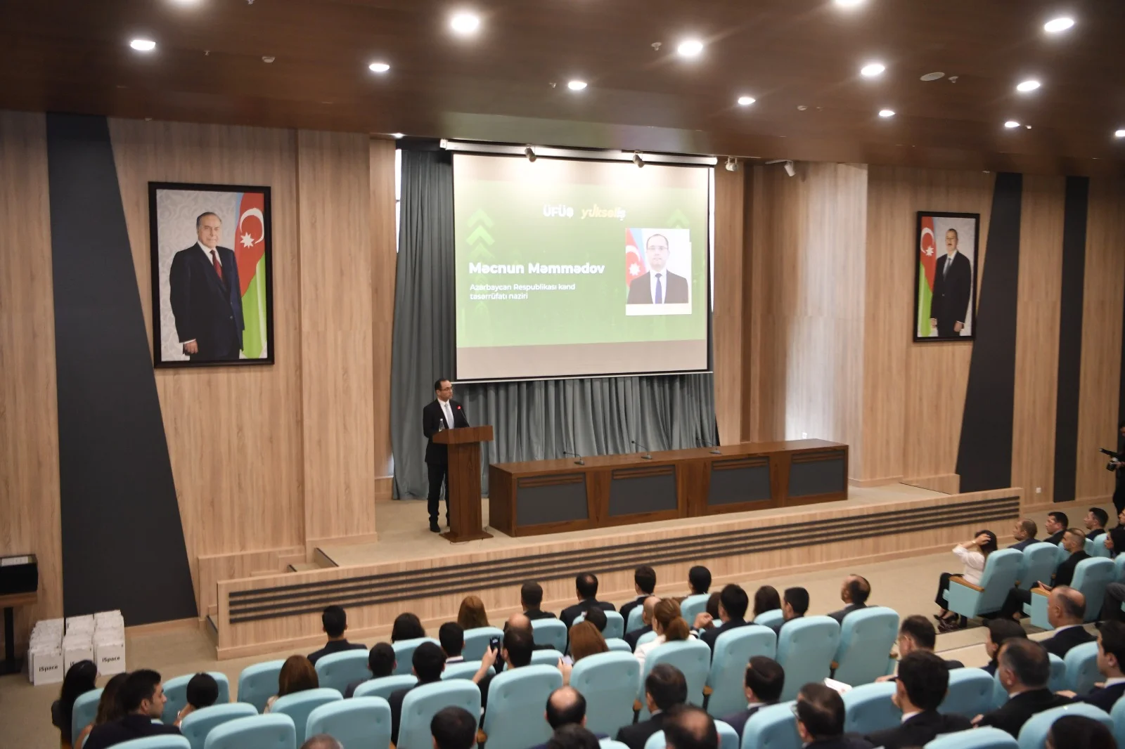 “Üfüq” Karyera İnkişaf Proqramının qaliblərinin təltif olunma mərasimi keçirilib
