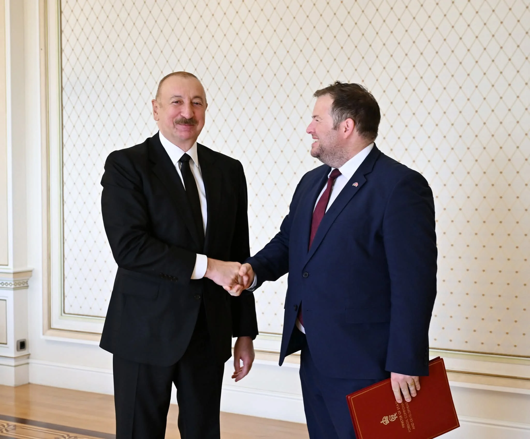 İlham Əliyev Böyük Britaniya və Şimali İrlandiya Birləşmiş Krallığının dövlət nazirini qəbul edib