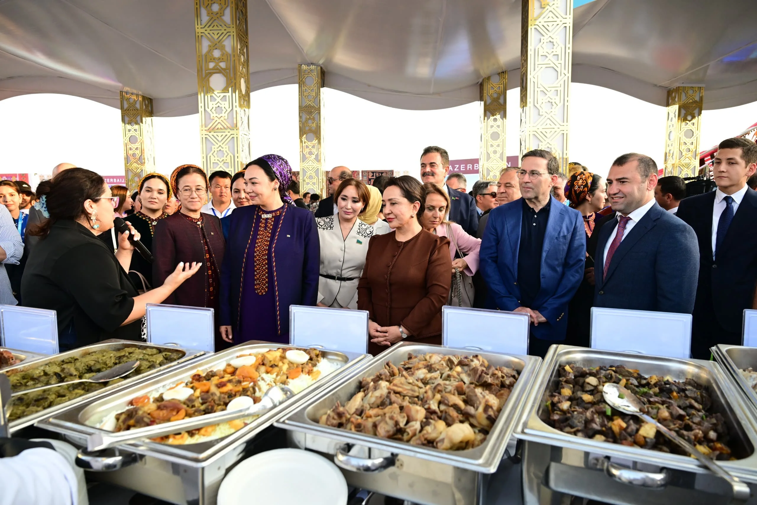 Türkmənistanda keçirilən beynəlxalq tədbirdə Azərbaycan milli kulinariya ənənələri nümayiş olunub