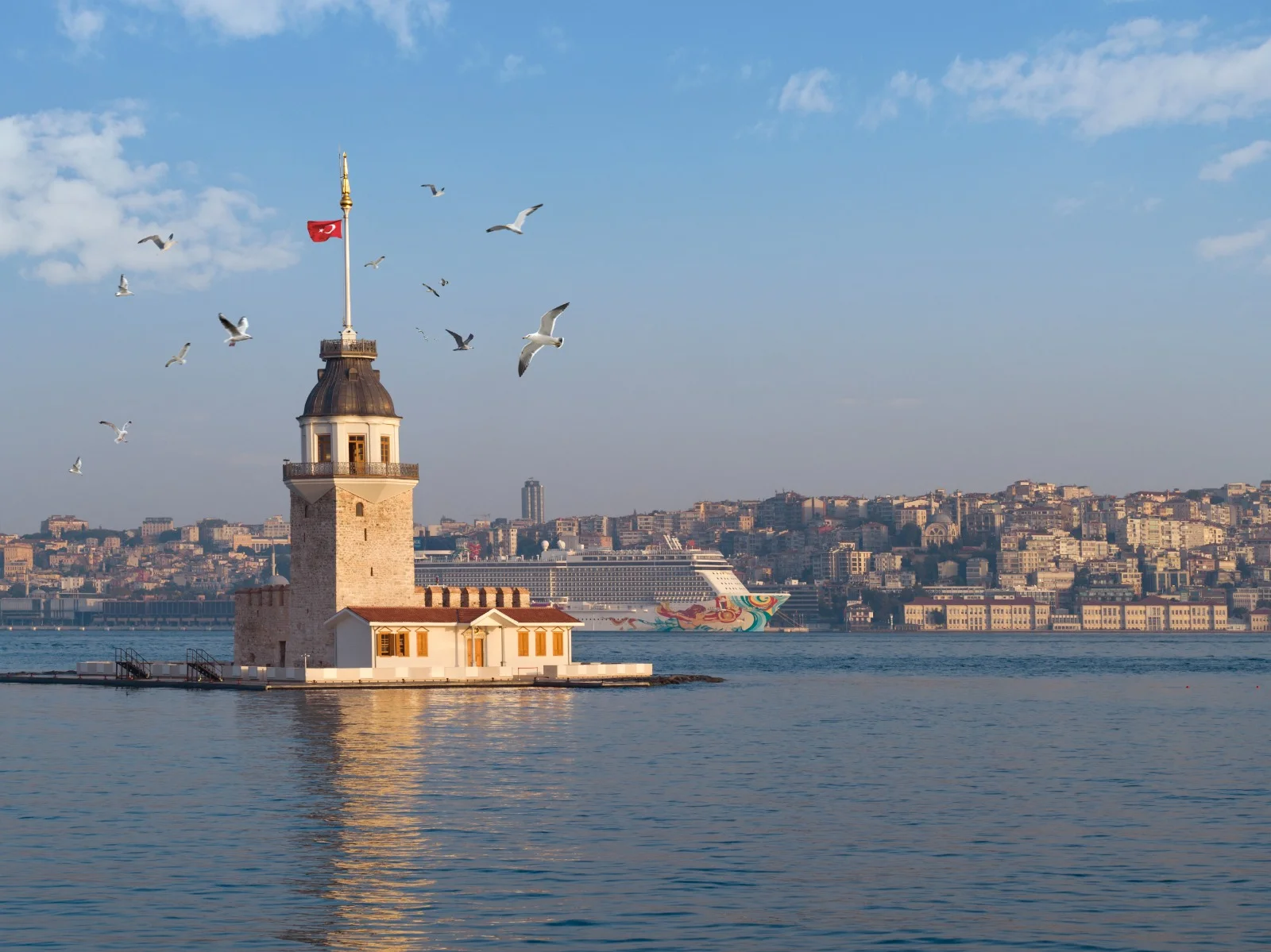 Türkiyə 2025-ci ilin ilk yarısında turizm göstəricilərində davamlı artım qeydə aldı