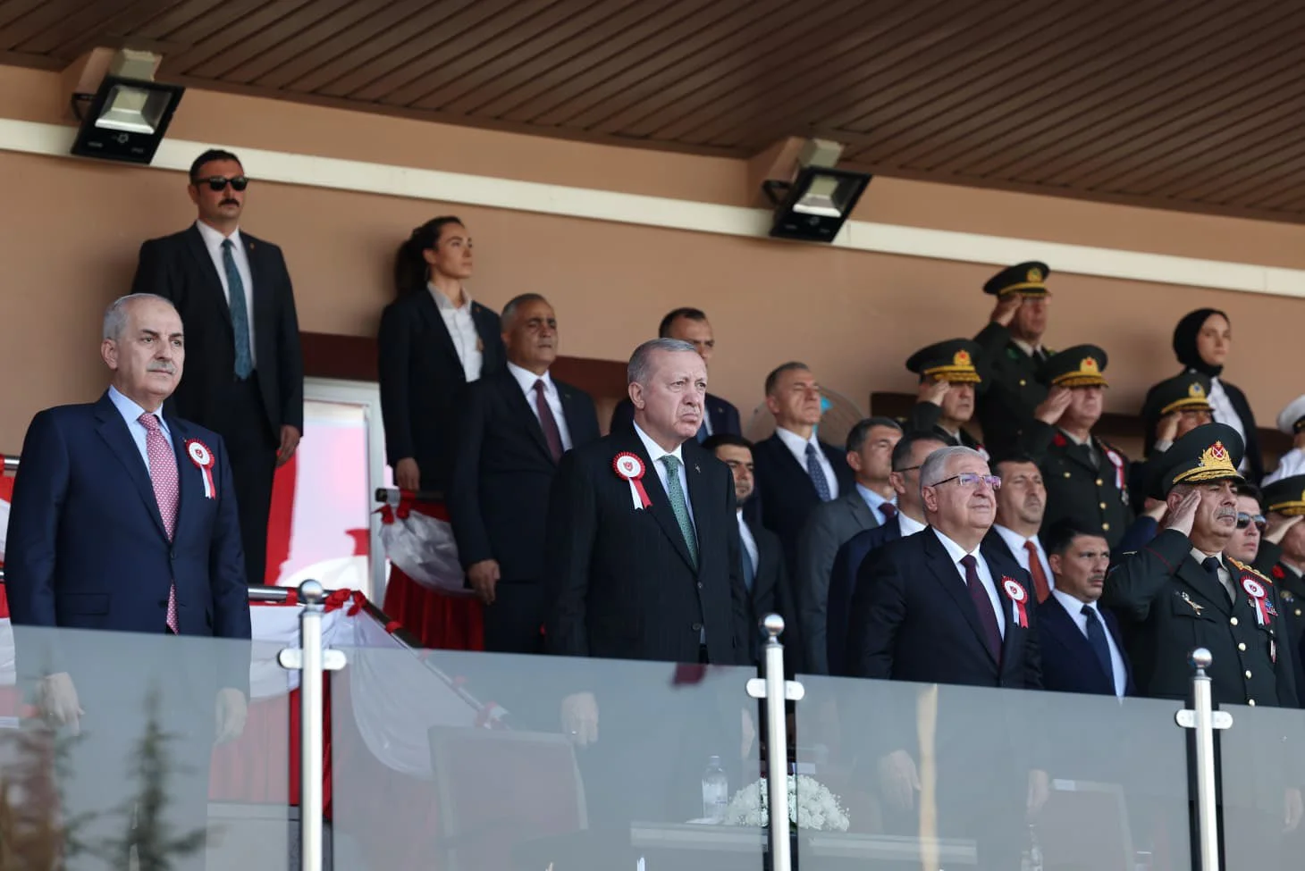 Azərbaycan müdafiə naziri Türkiyədə hərbi məktəblərin buraxılış mərasimlərində iştirak edib