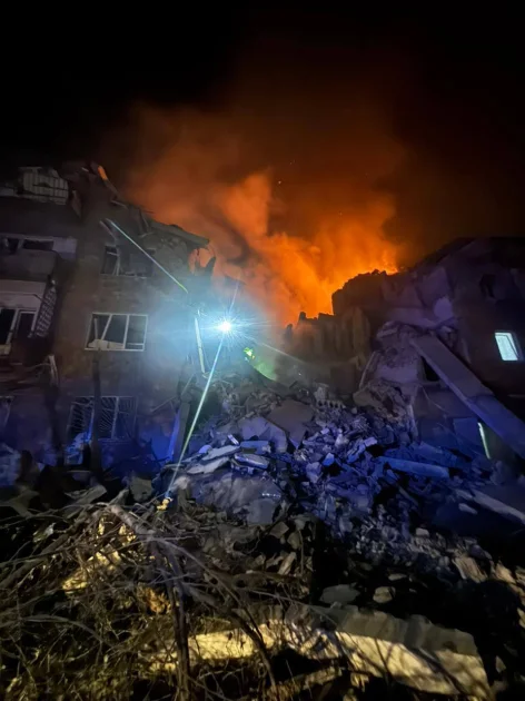 Kiyevə kütləvi hava zərbələri: 4 nəfər həlak olub, 20-dən çox insan yaralanıb