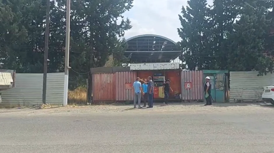 FHN fəaliyyətini qanunsuz bərpa etmiş yanacaqdoldurma məntəqələrinin istismarını yenidən dayandırıb (video, foto)