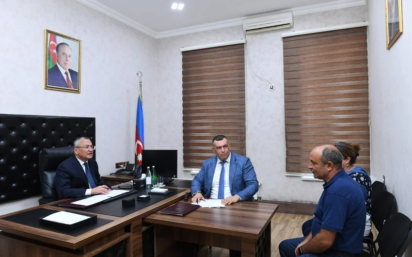 Rövşən Rzayev vətəndaş qəbulu keçirib