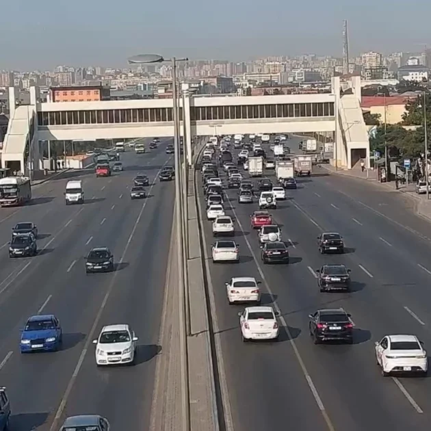 Bakıda bəzi yollarda sıxlıq müşahidə olunur