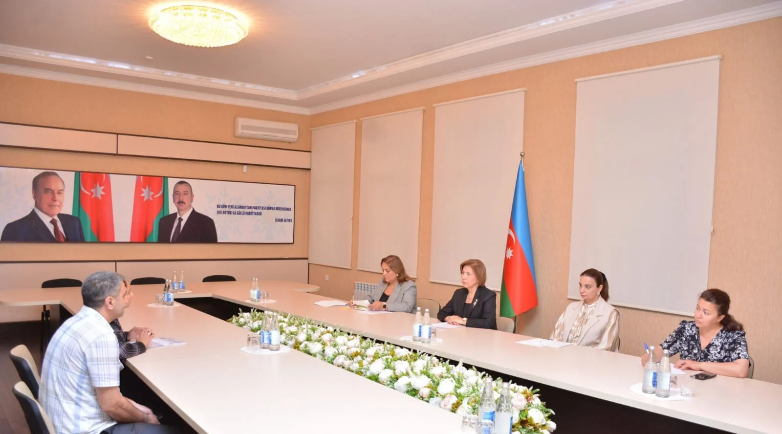 Bahar Muradova Şamaxıda vətəndaşların müraciətlərini dinləyib