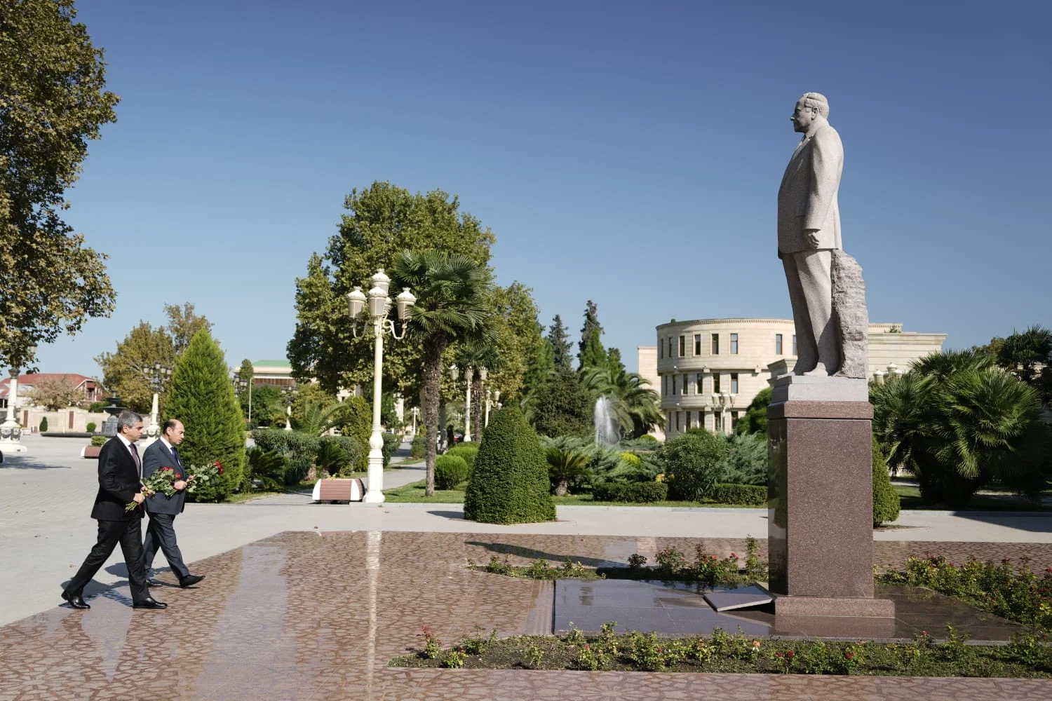 Nazir Anar Əliyev Bərdədə vətəndaşları qəbul edib