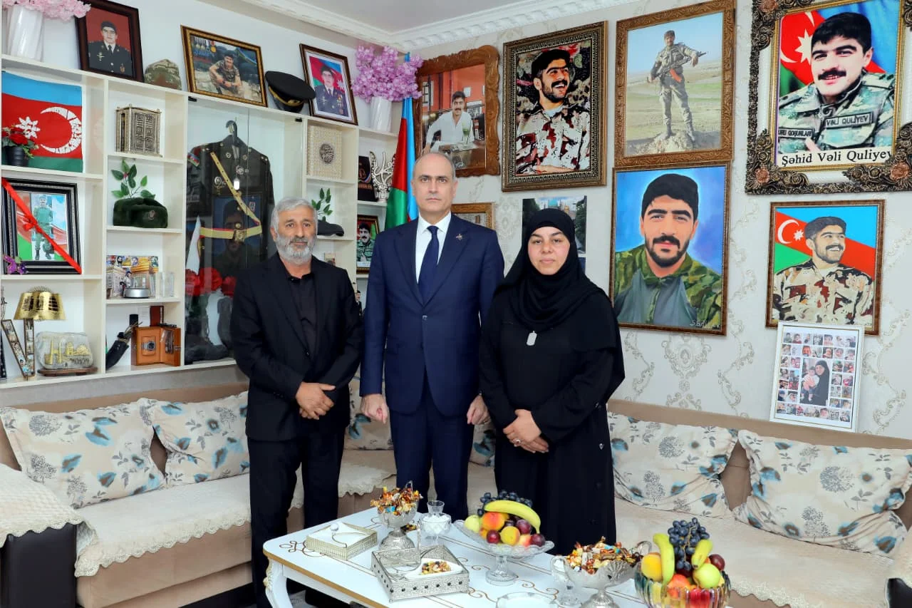 Ali Məclis sədrinin birinci müavini Bəxtiyar Məmmədov  şəhid ailələrini ziyarət edib