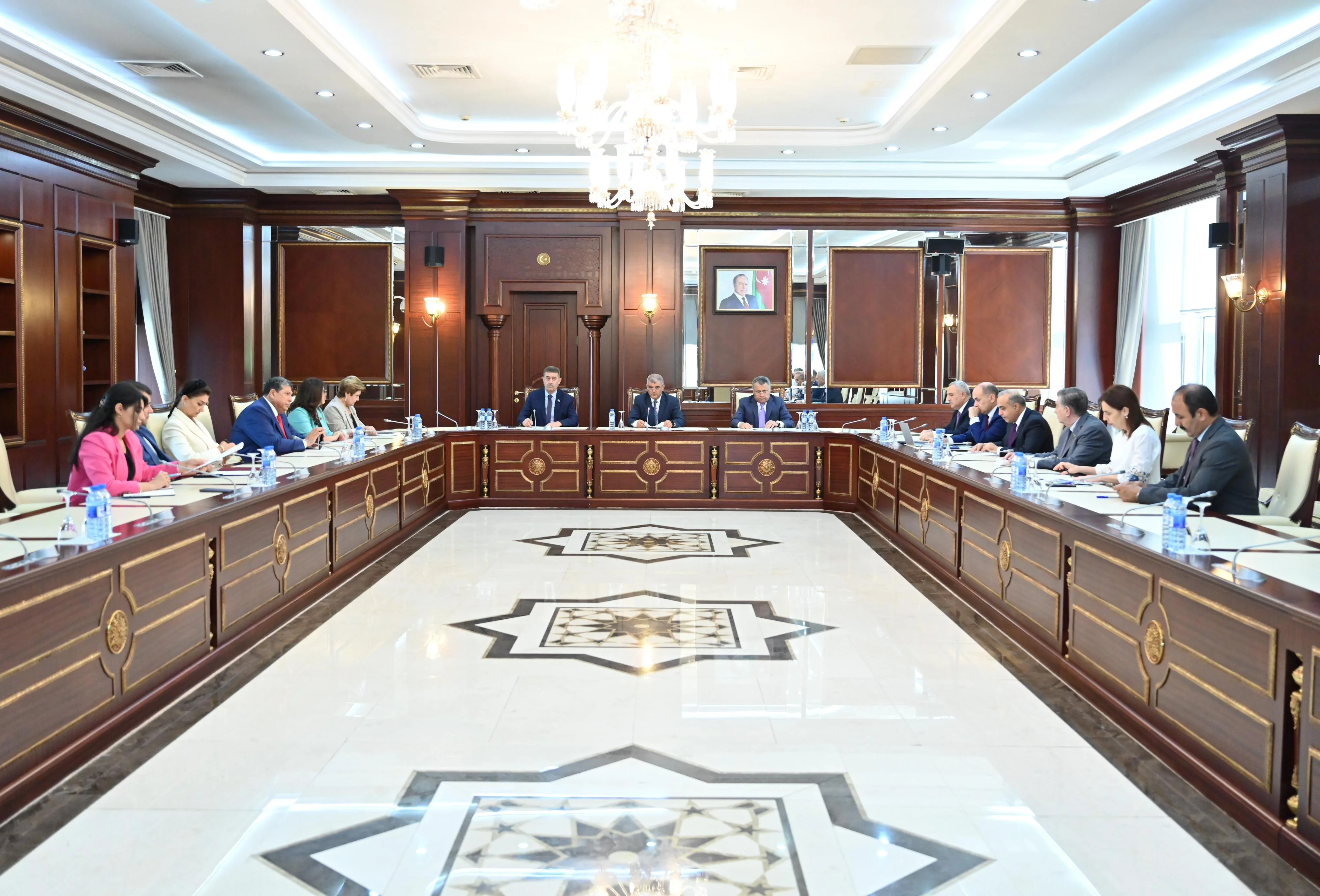İctimai birliklər və dini qurumlar komitəsinin iclasında
