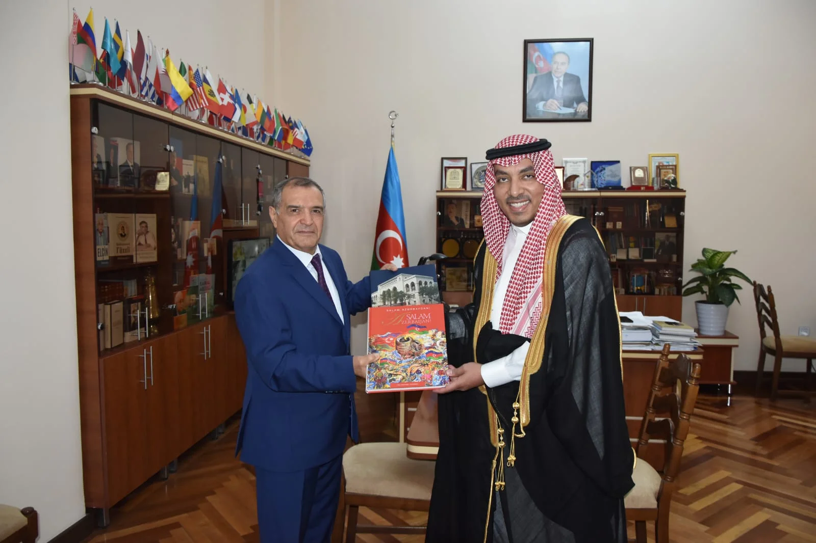 Səudiyyə Ərəbistanı Krallığının Azərbaycandakı fövqəladə və səlahiyyətli səfiri Milli Kitabxanada olub