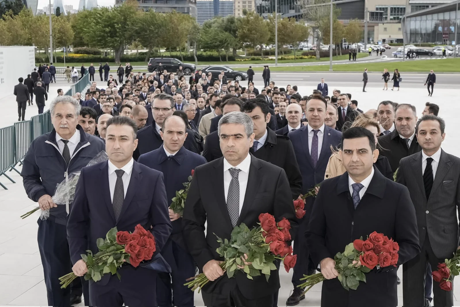 27 sentyabr - Anım Günü ilə əlaqədar Nazirliyin kollektivi Zəfər parkında olub
