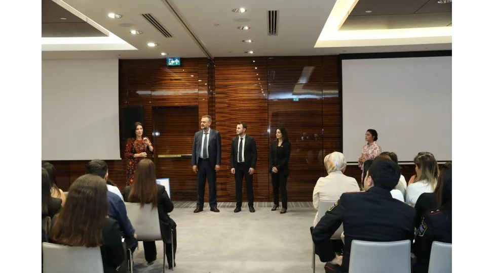 Çətin həyat şəraitində olan ailələr və uşaqlarla çalışan mütəxəssislərin peşəkarlığının artırılmasına həsr olunmuş təlimlər başa çatıb