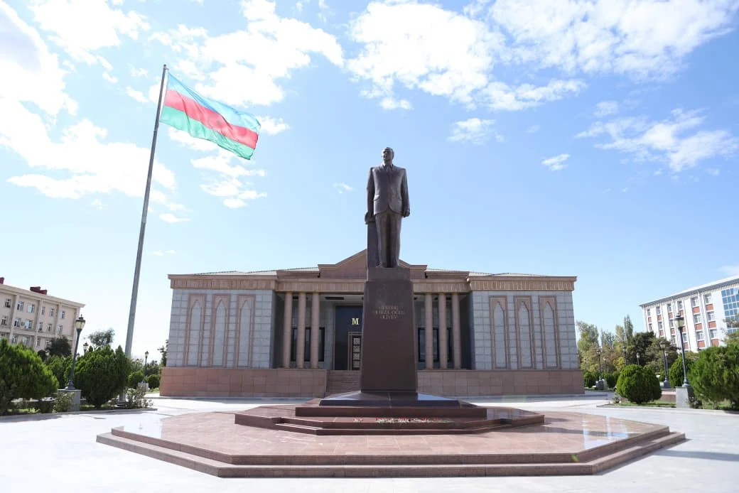 Naxçıvanda “Ümummilli Lider Heydər Əliyev Müstəqil Azərbaycan Konstitusiyasının Müəllifidir” mövzusunda tədbir keçirilib