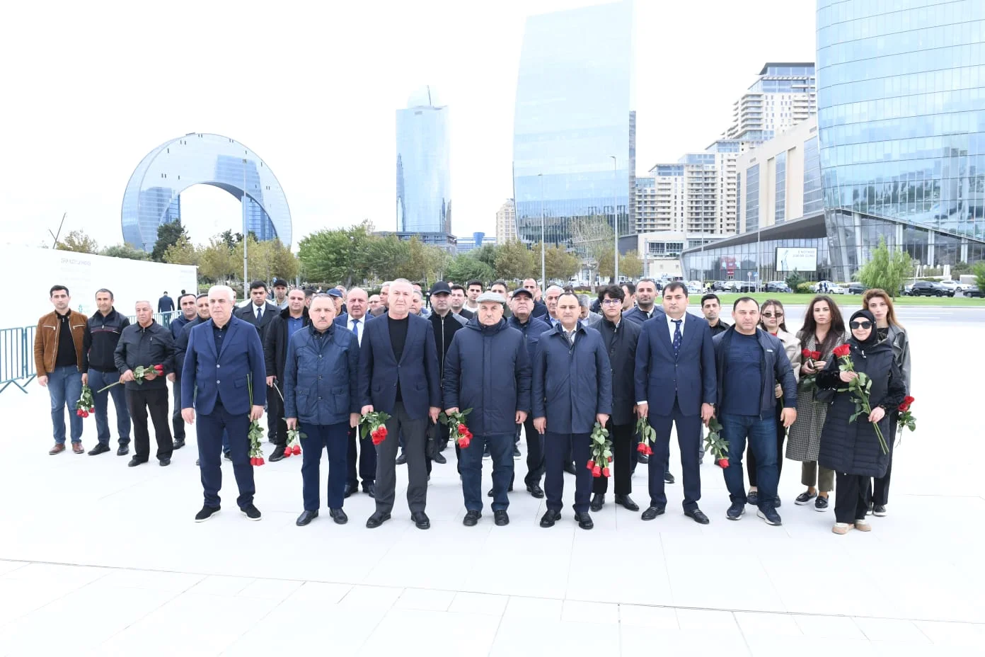 Dövlət Komitəsinin kollektivi Zəfər parkını ziyarət edib