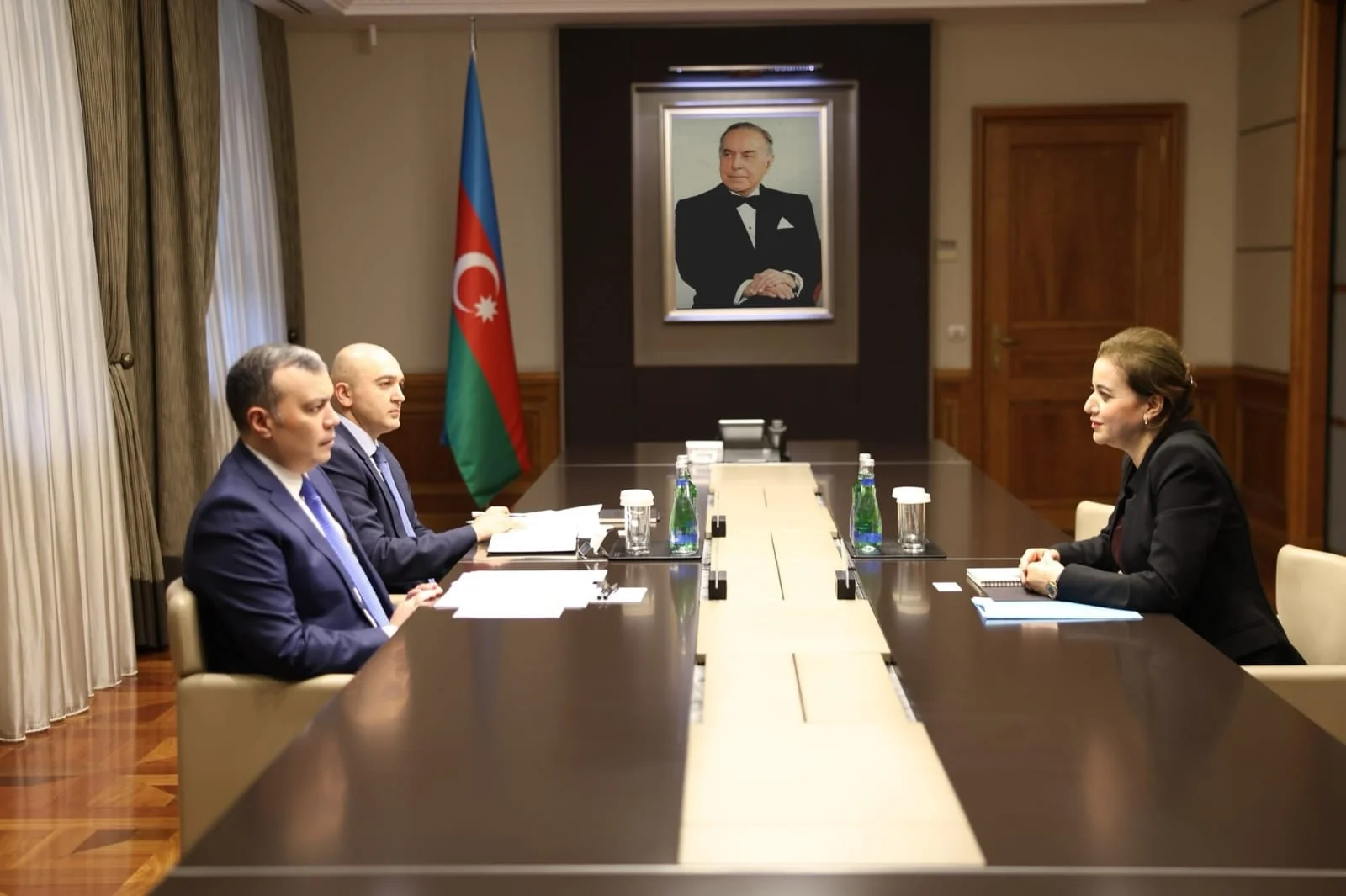 Maliyyə naziri Əlcəzairin ölkəmizdəki səfiri ilə görüşüb