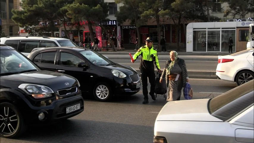 Bakıda piyadalar üçün dərs: Polis ölüm anlarını göstərdi
