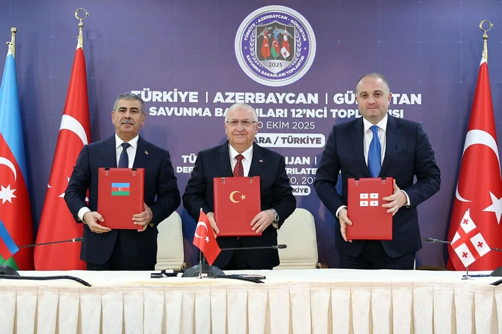 Azərbaycan, Gürcüstan və Türkiyə müdafiə nazirlərinin üçtərəfli görüşü keçirilib