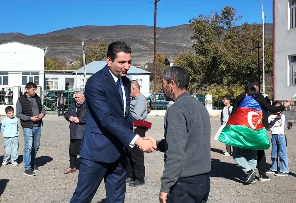 Köç karvanları Xocalı rayonunun Təzəbinə, Ballıca və Badara kəndlərinə çatıb