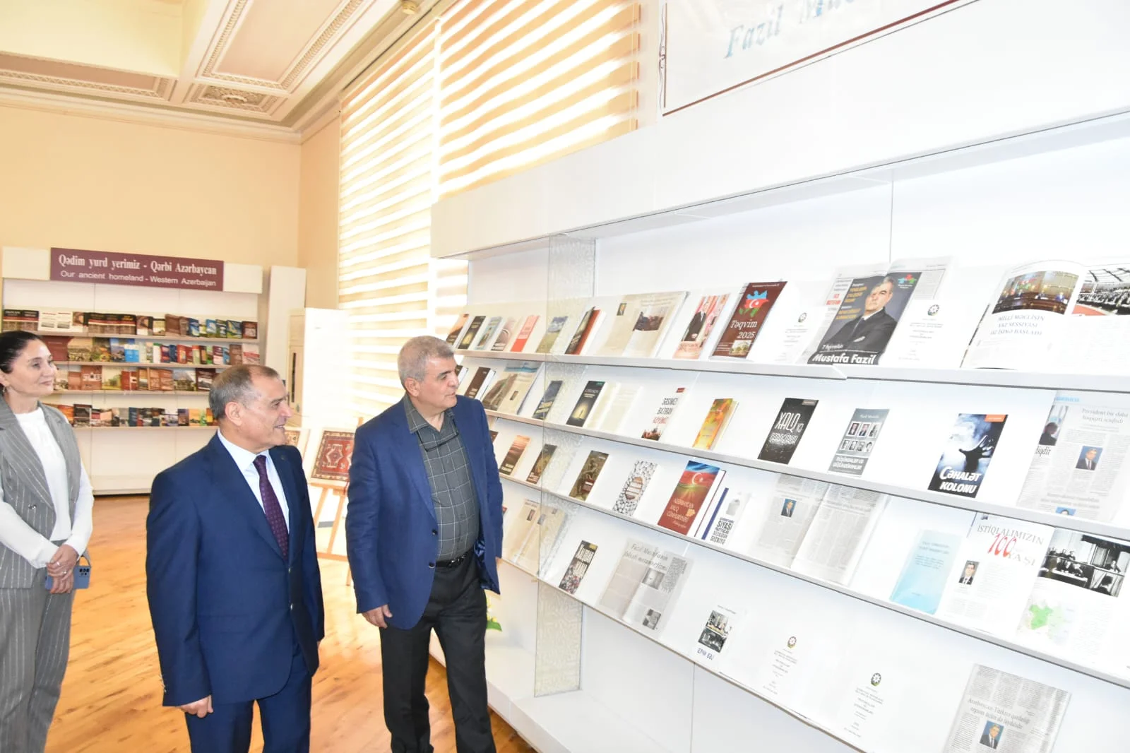 Millət vəkili Fazil Mustafa Azərbaycan Milli Kitabxanada olub