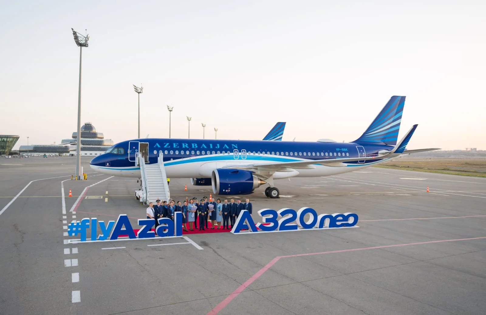AZAL donanmasını yeniləməyə davam edir: cari ildə ikinci yeni “Airbus A320neo” Bakıya gəldi