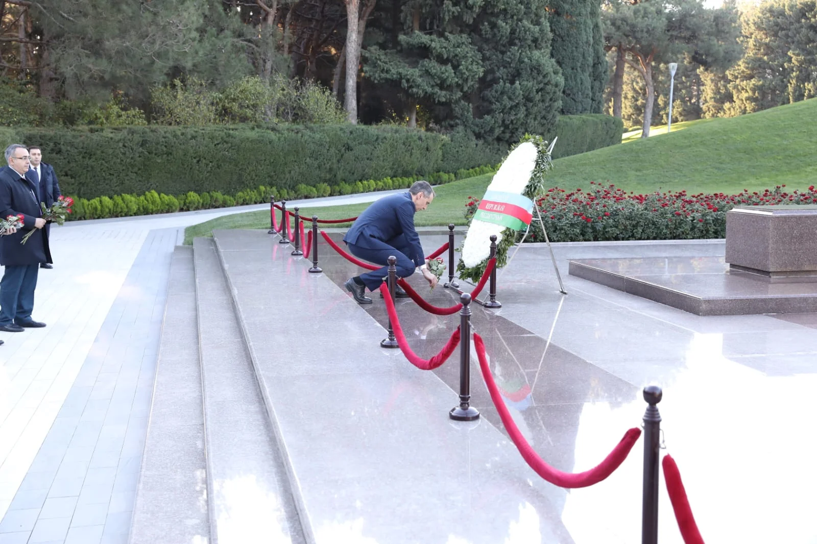 Ukraynanın səhiyyə naziri Fəxri Xiyabanı, Şəhidlər Xiyabanı və Zəfər Parkını ziyarət edibu