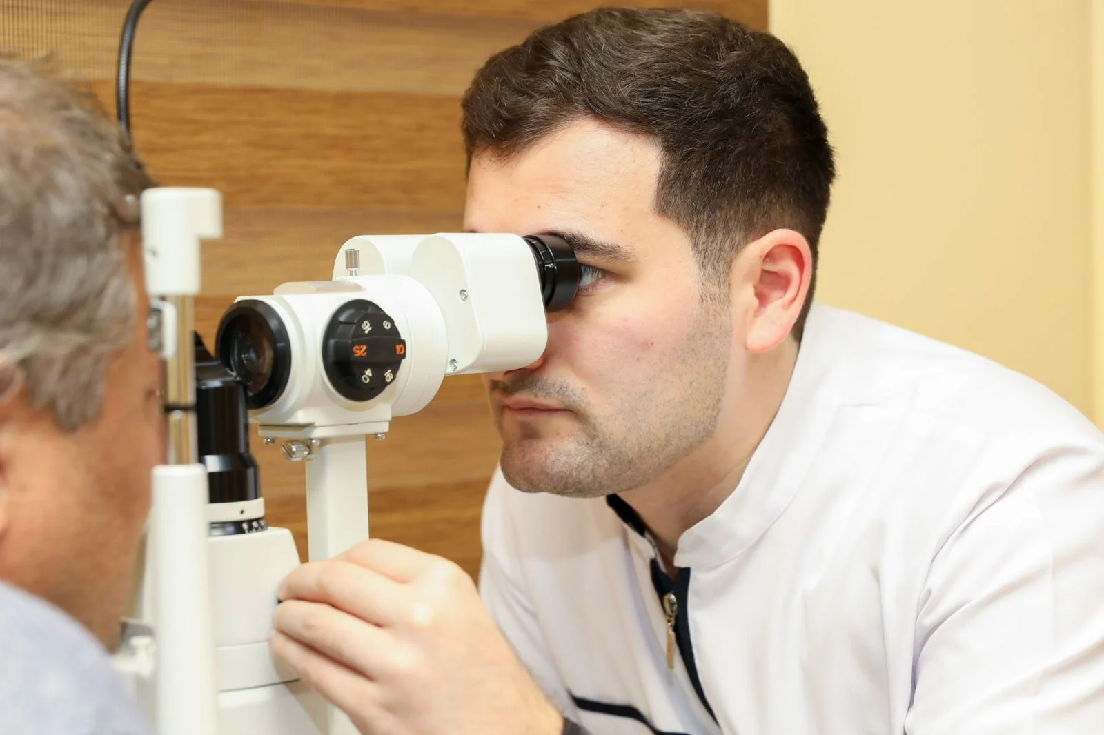 Dəmiryolçulara Dəstək: Səyyar Göz Klinikası Bakı Dəmiryol Vağzalında