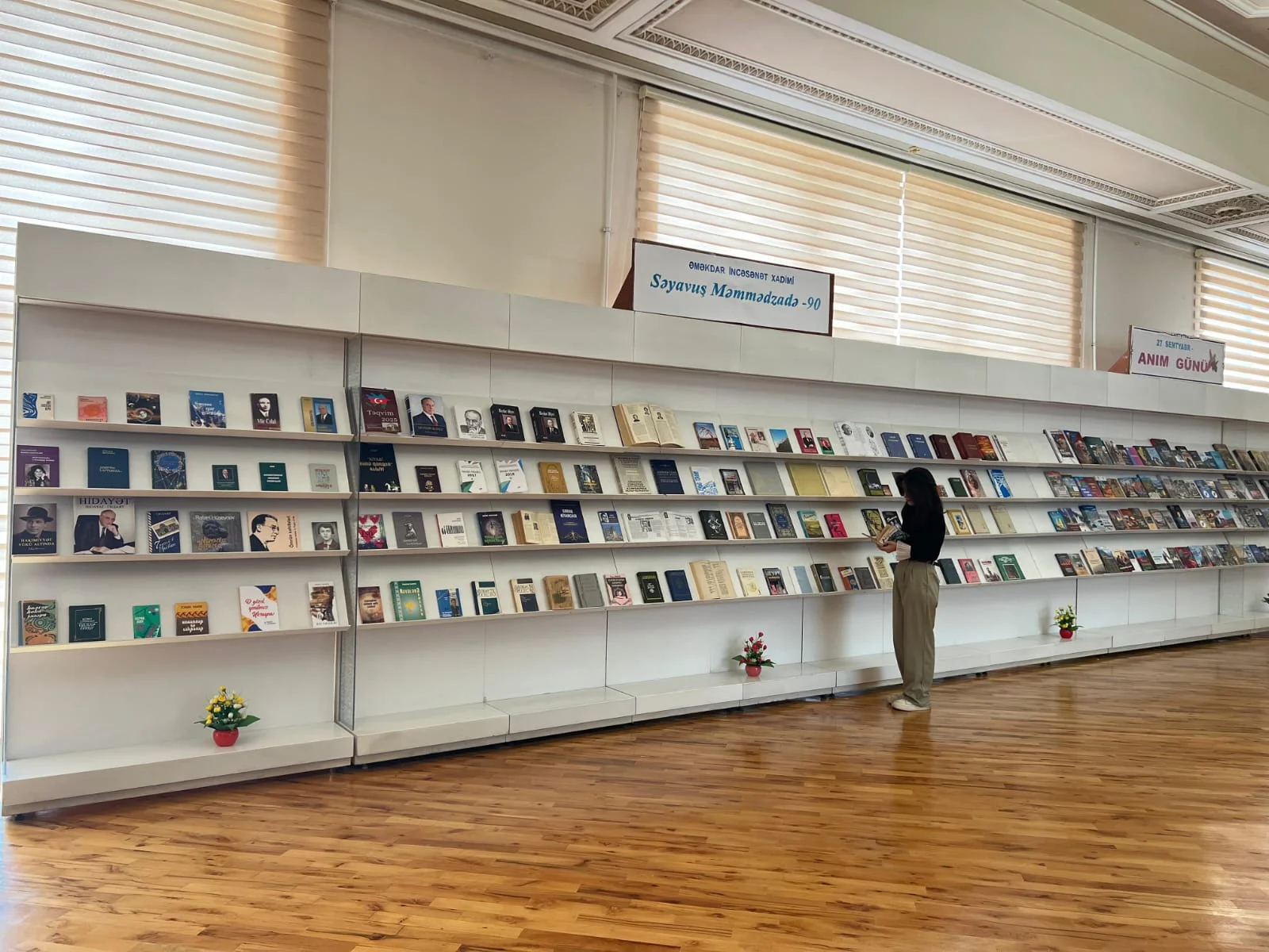 Milli Kitabxanada “Əməkdar incəsənət xadimi Səyavuş Məmmədzadə - 90” adlı ənənəvi kitab sərgisi açılıb