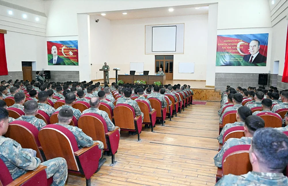 Bölmələrin təminatı və döyüş hazırlığı daima diqqət mərkəzindədir