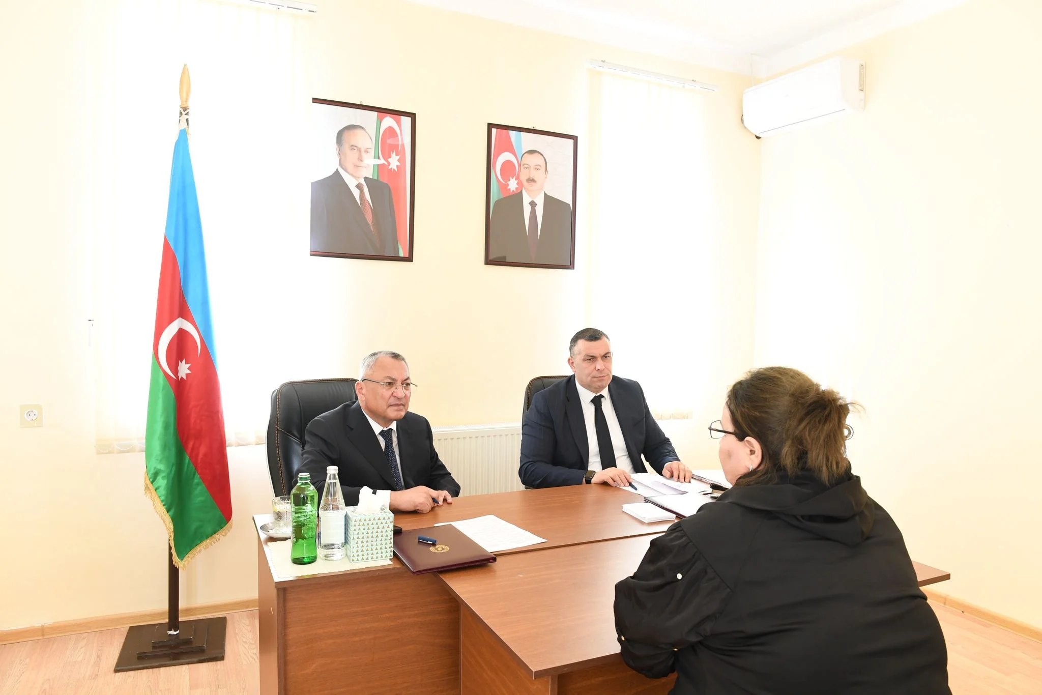 Kürdəmirdə keçmiş məcburi köçkünlərin müraciətləri dinlənilib
