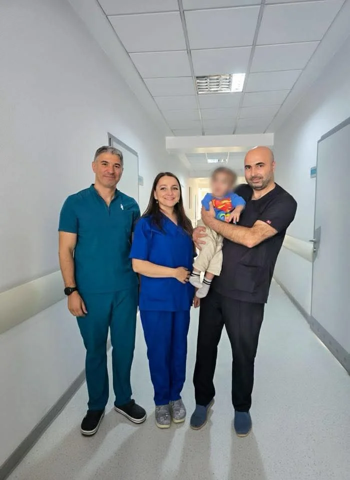 Ağdamda atası tərəfindən şiddətə məruz qalan 2 yaşlı Musa sağalıb