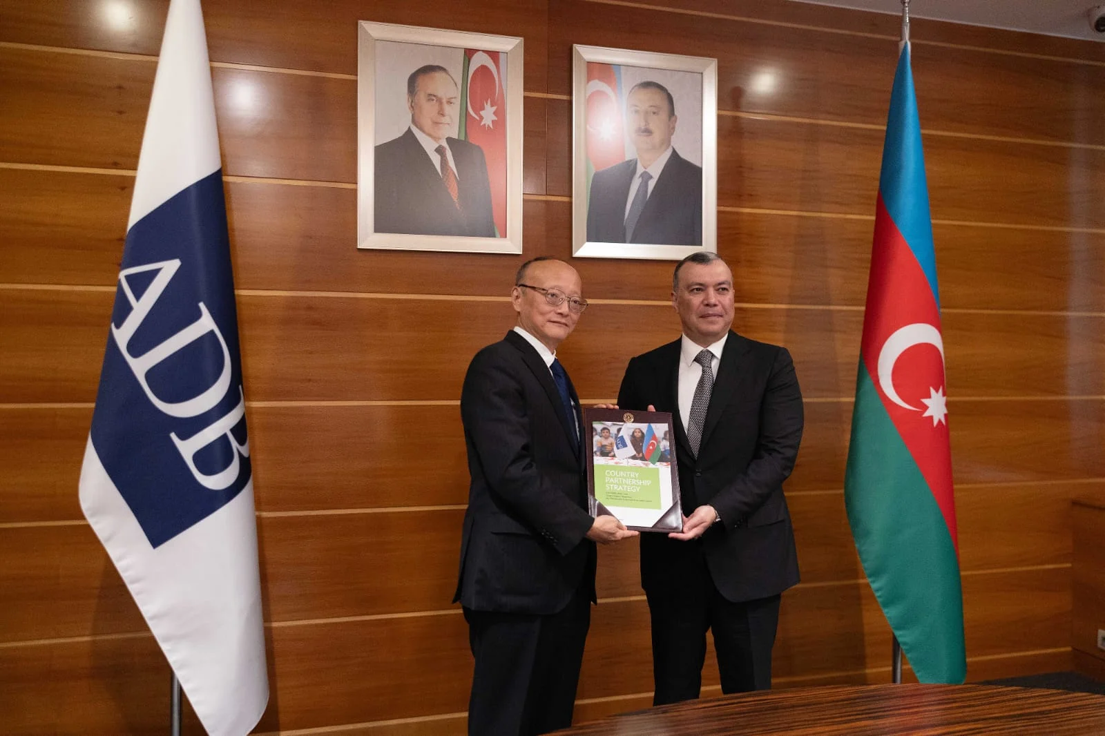 Maliyyə naziri Sahil Babayev Asiya İnkişaf Bankının prezidenti Masato Kanda ilə görüşüb