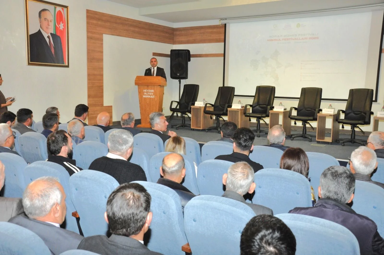 Biləsuvarda quşçuluq sektorunun dayanıqlı inkişafına həsr olunmuş panel müzakirəsi keçirilib