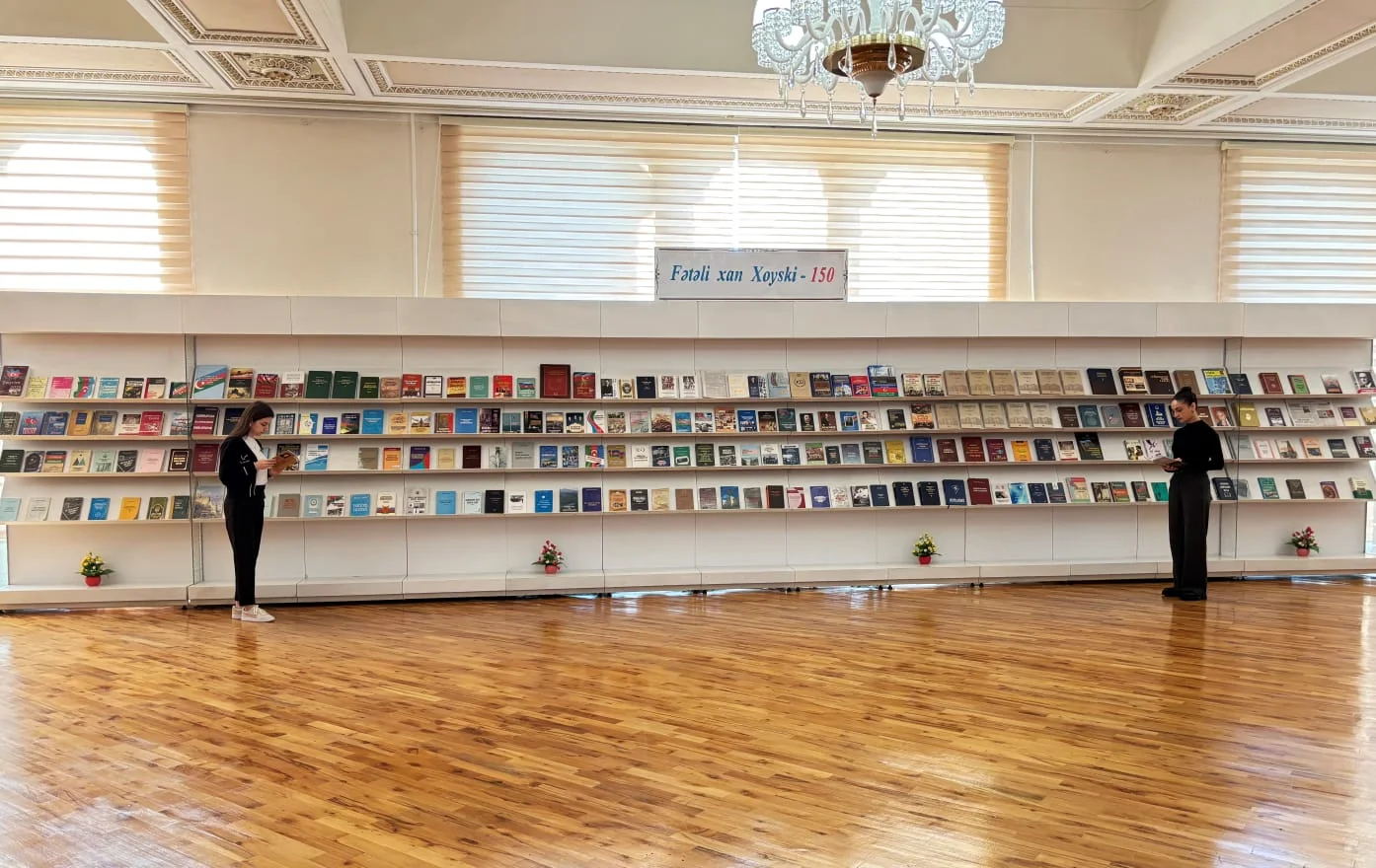 Milli Kitabxanada “Fətəli xan Xoyski – 150” adlı geniş kitab sərgisi istifadəçilərə təqdim olunub