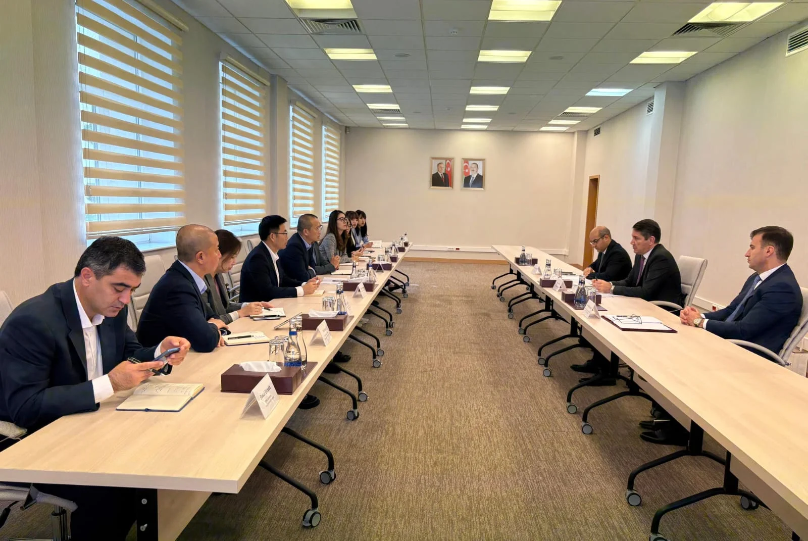 Maliyyə Nazirliyində Çin şirkətlərinin nümayəndə heyəti ilə görüş keçirilib