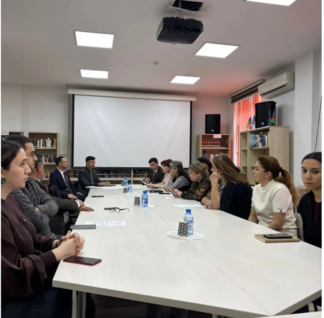 Ombudsman Aparatının nümayəndəsi ADU-da tələbələrin təcrübəyə hazırlığına həsr olunmuş görüşdə iştirak edib