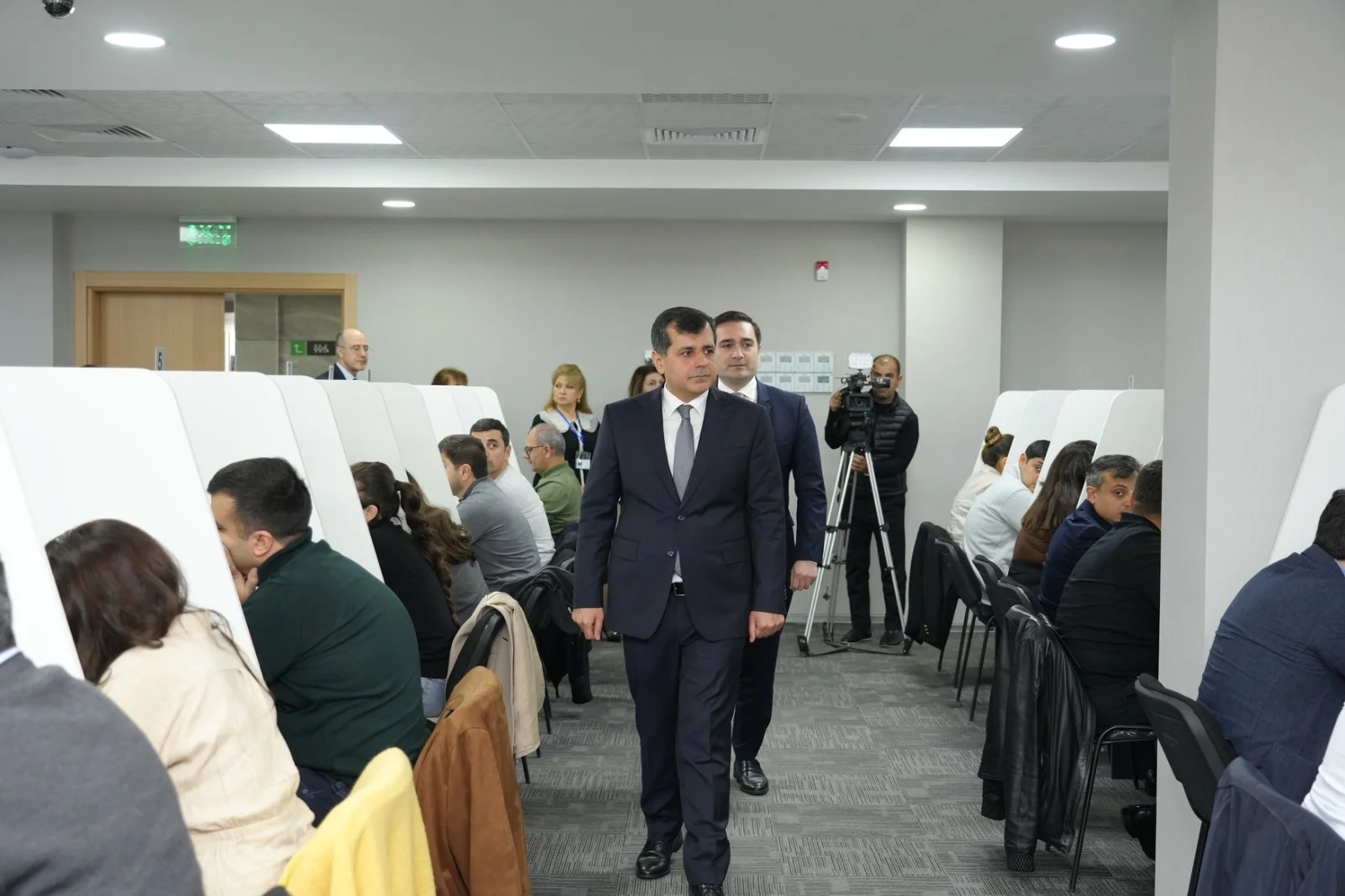 Notariat fəaliyyəti ilə məşğul olmaq istəyən namizədlərlə test imtahanı keçirilib