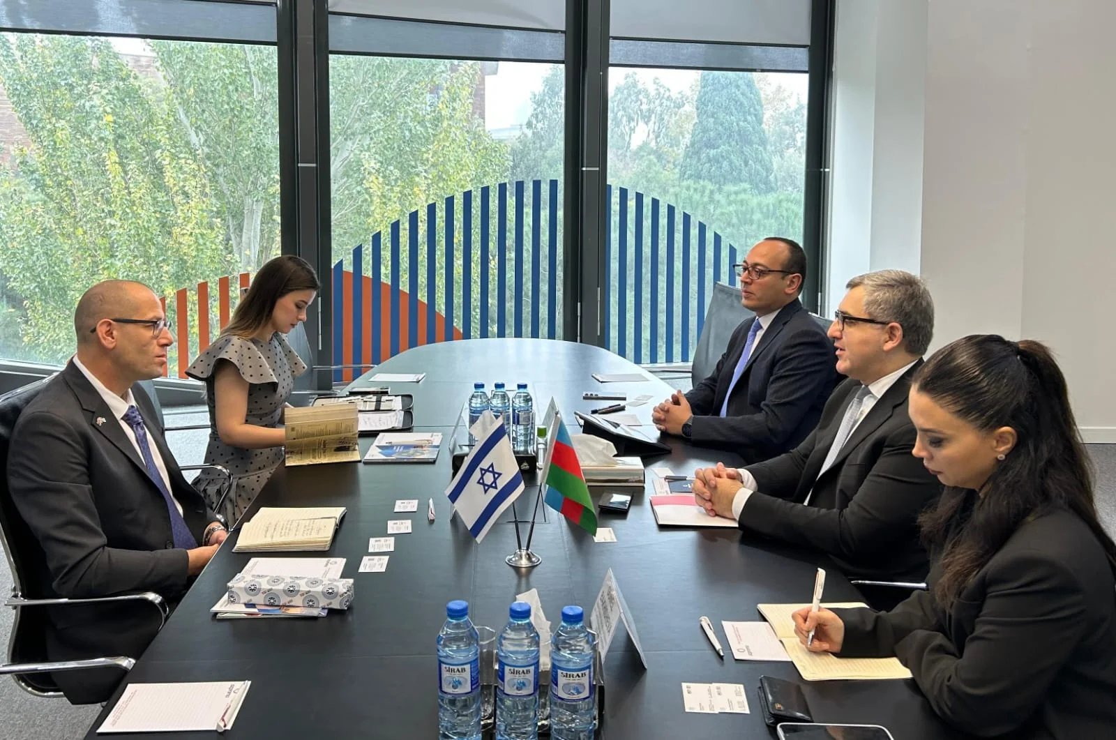 İsrail səfiri ilə görüş keçirilib