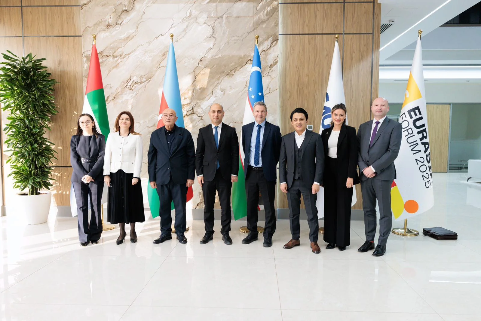 Emin Əmrullayev Mərkəzi Asiya Universitetinin rəhbər heyəti və QS prezidenti ilə görüşüb