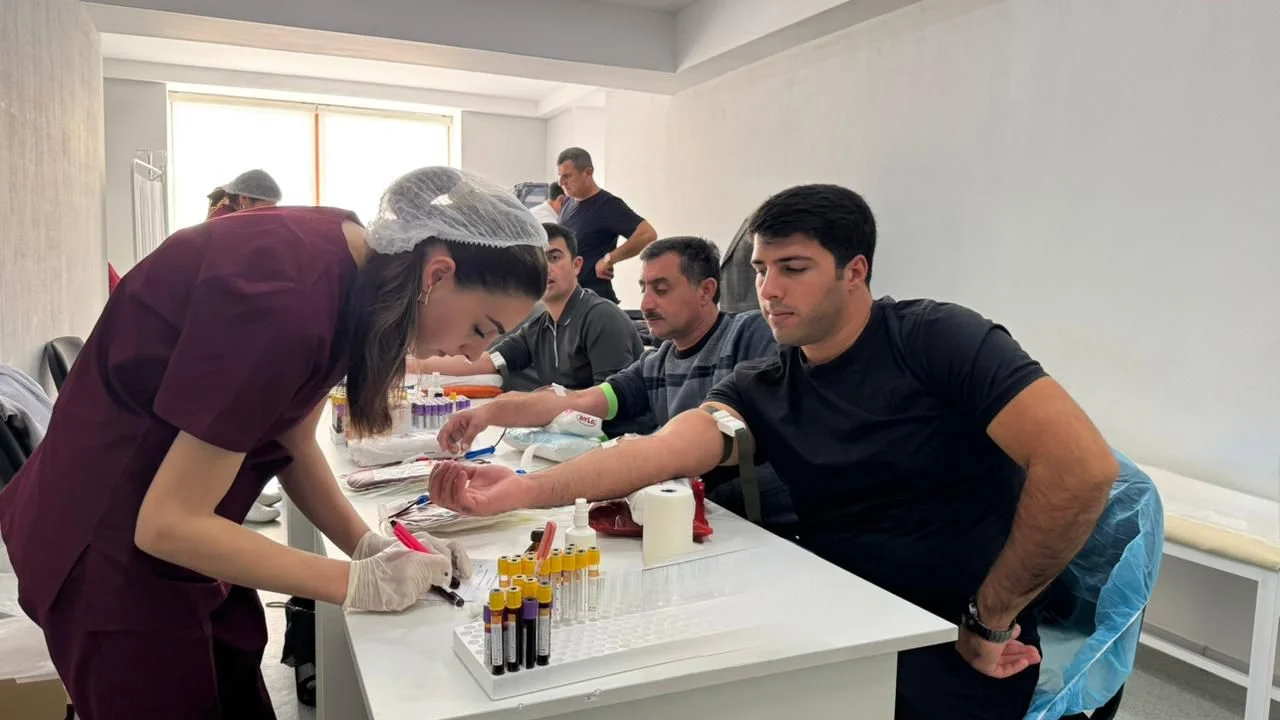 “Böyük Qayıdış”a növbəti sağlamlıq dəstəyi - Səhiyyə Nazirliyinin təşkilatçılığı ilə Laçında könüllü qanvermə aksiyası keçirilib