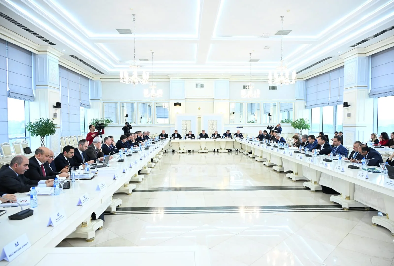 İqtisadi siyasət, sənaye və sahibkarlıq komitəsinin iclasında 2026-ci ilin dövlət büdcəsi müzakirə olunub