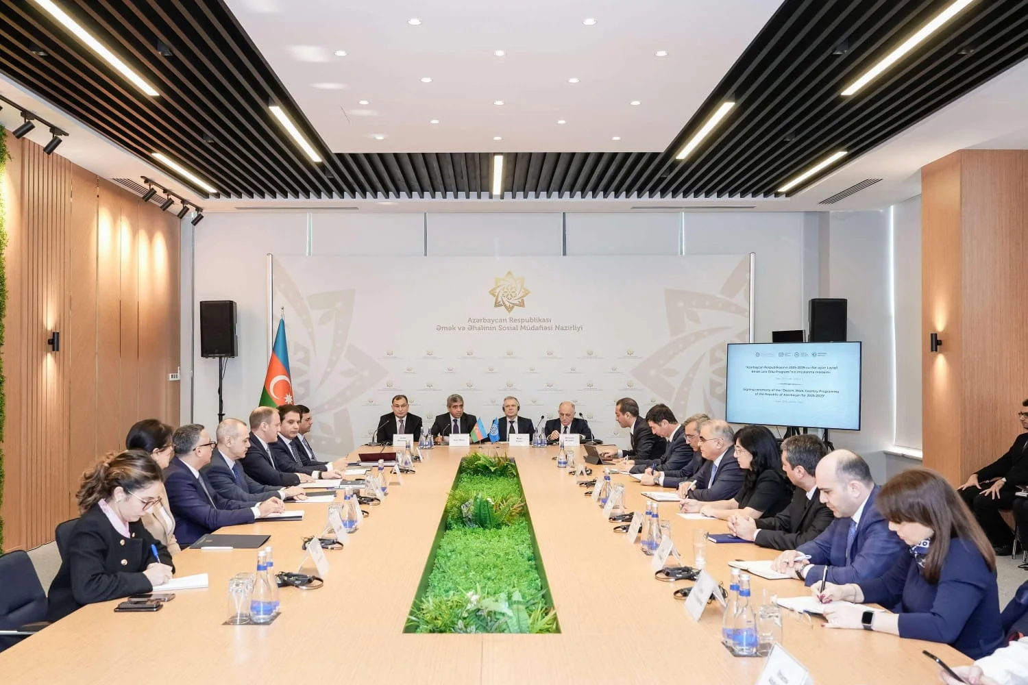 Azərbaycanla BƏT arasında “2025-2029-cu illər üçün Layiqli Əmək üzrə Ölkə Proqramı” imzalanıb