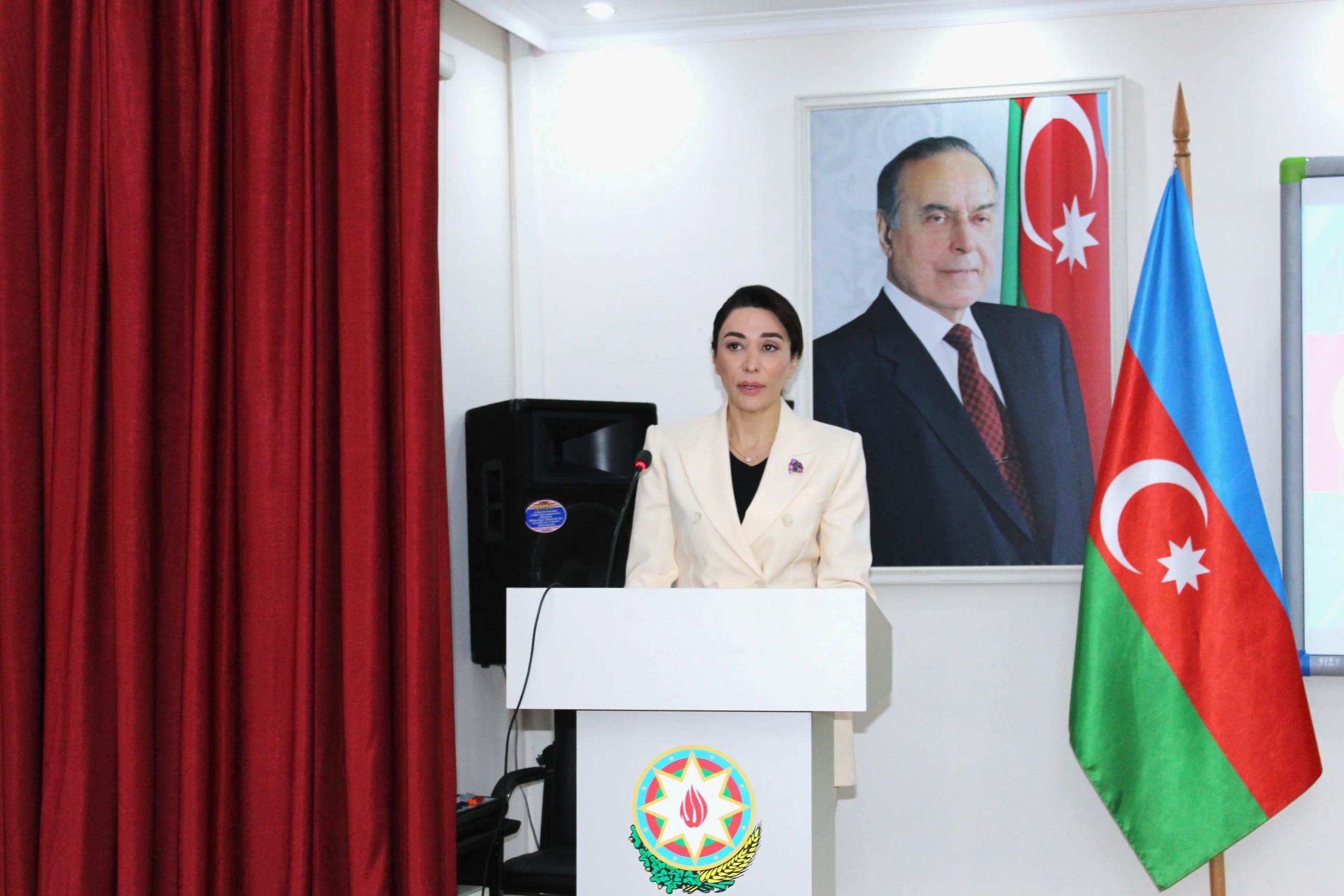 ADPU nəzdində Azərbaycan Dövlət Pedaqoji Kollecində “Ümummilli Lider Heydər Əliyev müstəqil Azərbaycan Konstitusiyasının müəllifidir” mövzusunda tədbir keçirilib