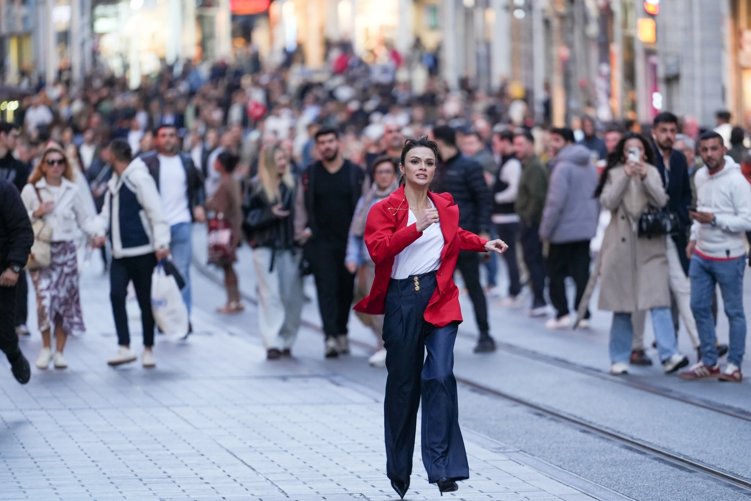 GoTürkiye’nin 10 seriyalı yeni mini-serialı “Bir İstanbul Hekayəsi” YouTube-da yayımlanıb