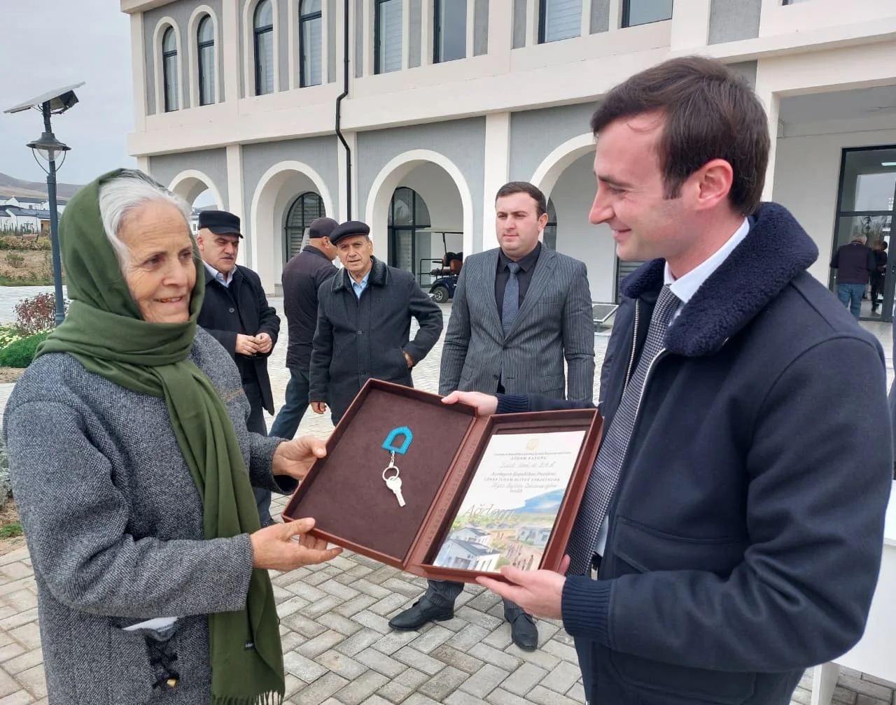Növbəti köç karvanı Ağdam rayonunun Xıdırlı kəndinə çatıb
